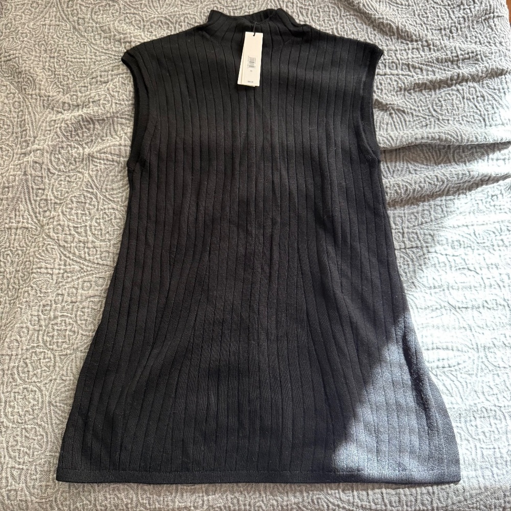Banana Republic Cotton Sweater - Picture 2 of 3
